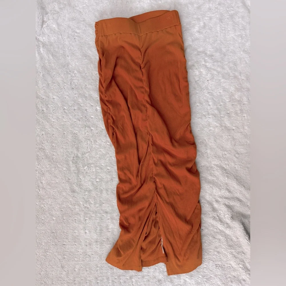 NWOT- WALTER BAKER Kody Ruched Midi Skirt In Rust